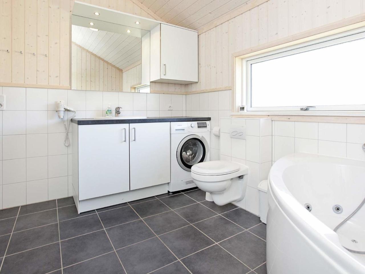 8 Person Holiday Home In Gro Enbrode Großenbrode Eksteriør billede